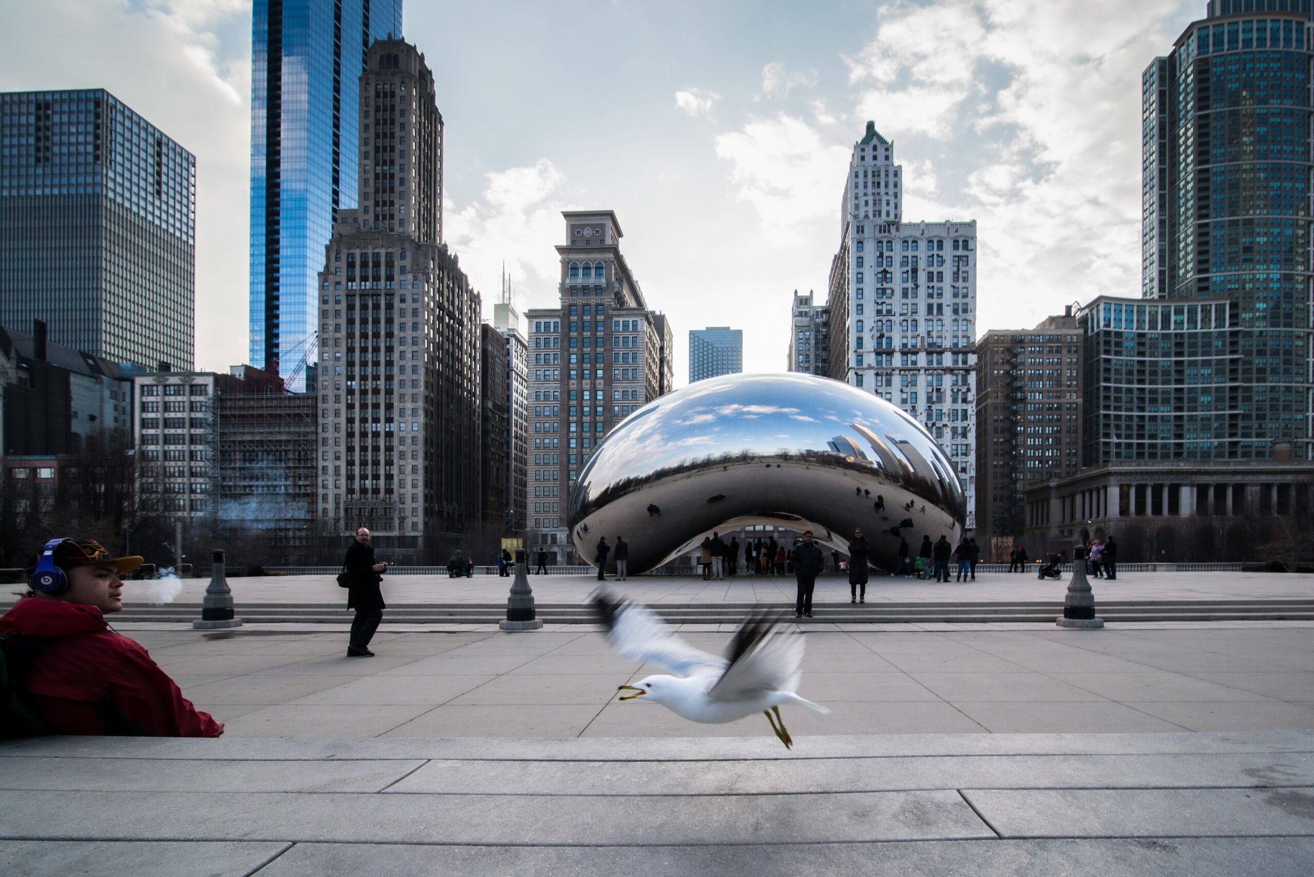 cloud gate statue in Chicago, Illinois